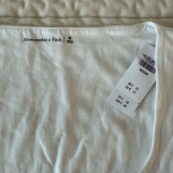 NWT Abercrombie top - Picture 2 of 3